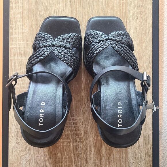 TORRID black Crisscross Platform Heel Sandal NWT size 8WW - Picture 3 of 6